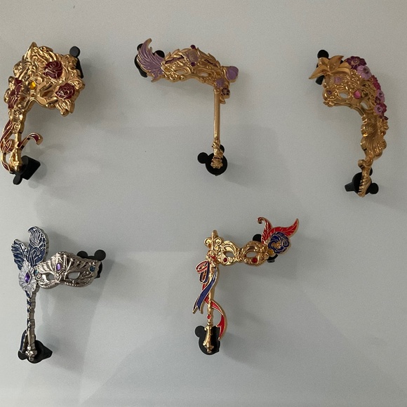 Disney Designer Collection Midnight Masquerade Series 2 Limited Edition Pin Set